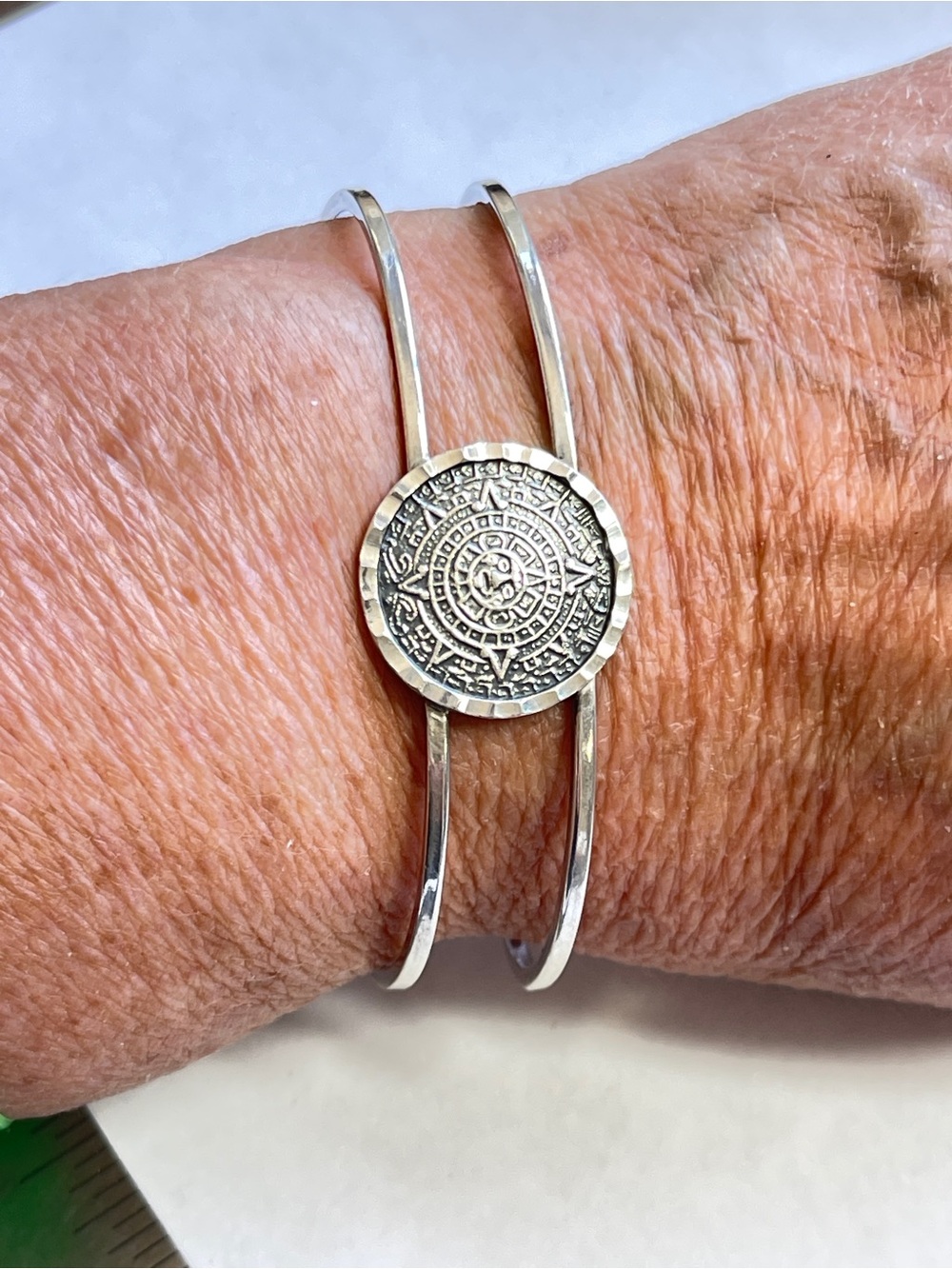 Vintage Taxco 950 Sterling Silver Aztec Medallion Cuff Bracelet - Picture 2 of 4